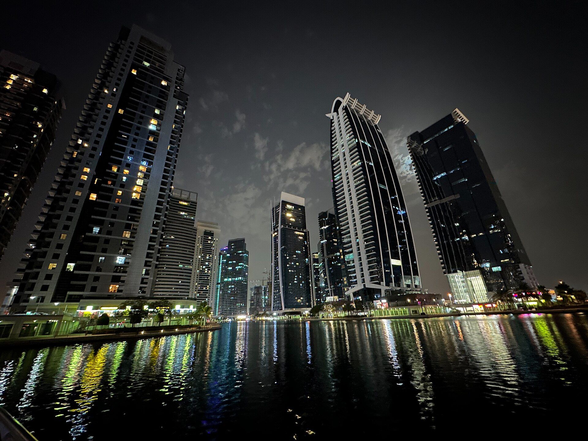 JLT — Jumeirah Lake Towers — Dubai